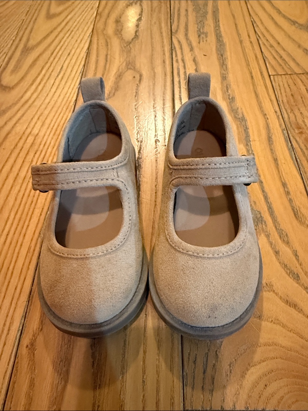 Old Navy Tan Mary Jane Girls' Dress Shoes